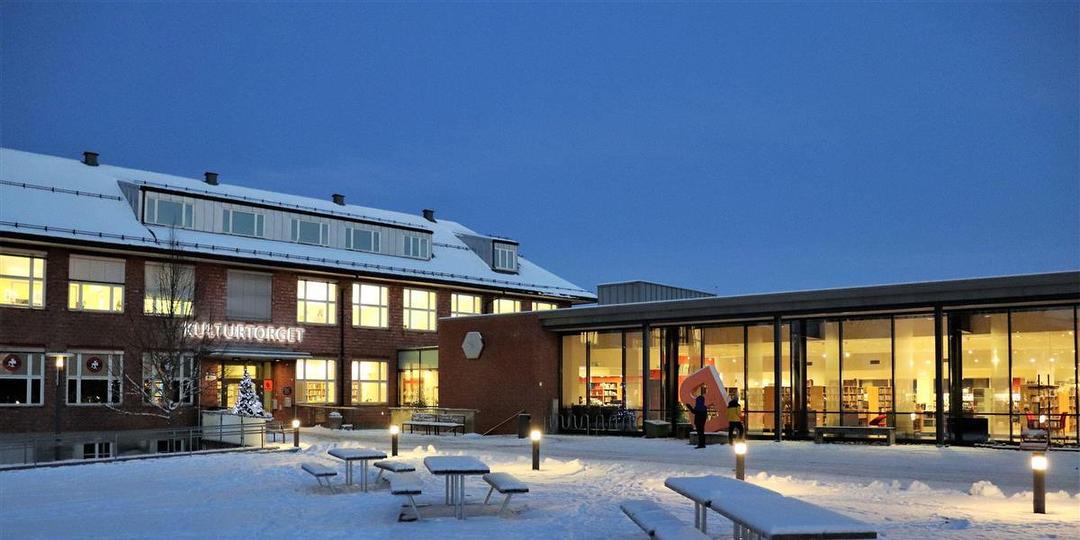 Bilde/illustrasjon om Mysen Innbyggertorg og bibliotek