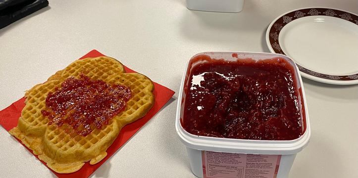 Bilde/illustrasjon for Vaffeltorsdag på Tomter IB Vaffeltorsdag på Tomter IB